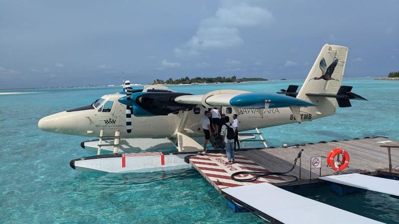 ジャワカラに向かう水上飛行機