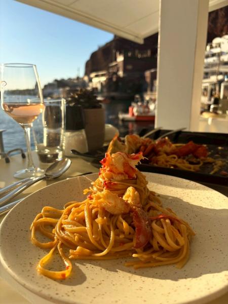 ロブスターのスパゲッティ♪ プリプリ〜（サントリーニ島）