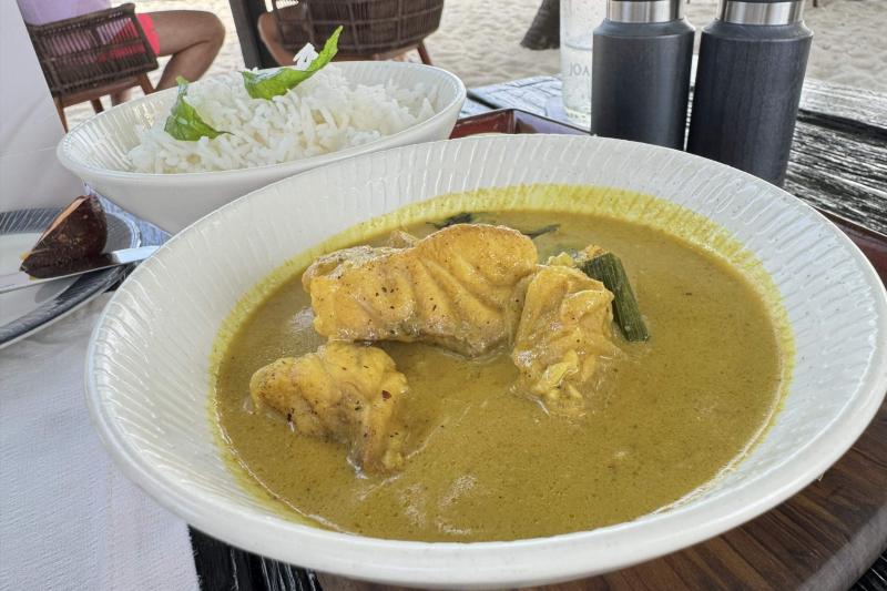 一緒に視察した野口はモルディブカレーをオーダー
