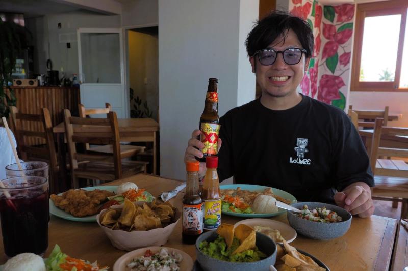 のんびりとした港町のレストランの雰囲気も相まって、ゆっくりと食事ができました。アクティビティ後のビールが体に染みわたります！ 料理も、とても美味しかったです。そして、だいたいですが18時～18時半ごろにはカンクンのホテルに到着予定です。