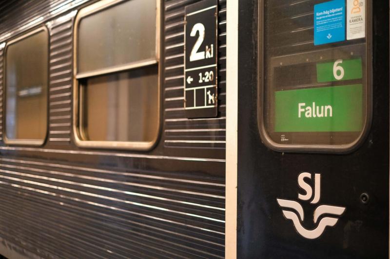 時を感じるSJ列車に乗車。行き先はストックホルムからファルーンへ