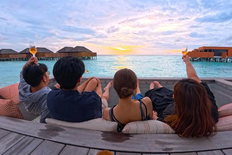 カタマランネットにてサンセット待ち