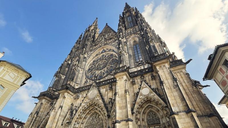 こういった美しい建物に出会うたび、造った先人を尊敬します