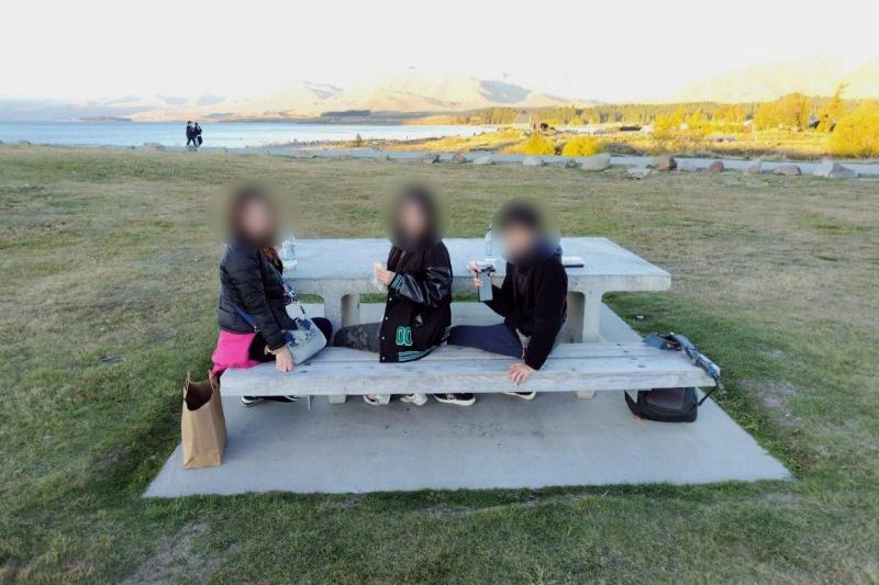 レイクテカポ。外で夕食
