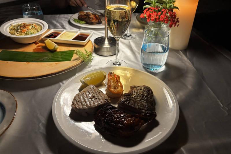 シーグリルでのロマンティックディナー。美味しすぎて常連客になってました！