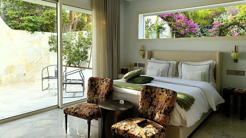 ブーゲンビリアが見えるお部屋