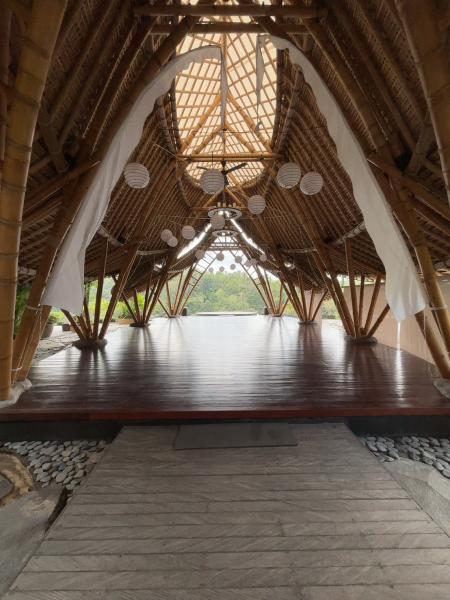 リゾートでは朝のヨガにも参加