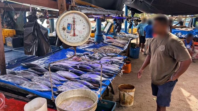 店員さんたち、活気がありました
