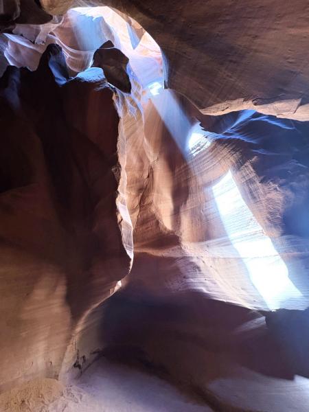 陽が差し込むアンテロープキャニオン