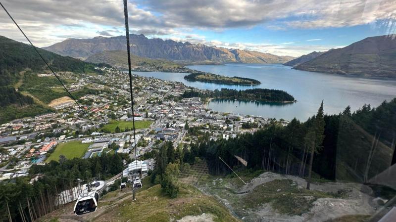 スカイライン ゴンドラから綺麗なクイーンズタウンの街並み