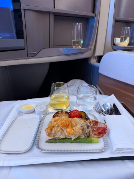 シンガポール航空のビジネスクラスは、本当に機内食が美味しいです♪ 「Book The Cook」という事前オーダーがおすすめです