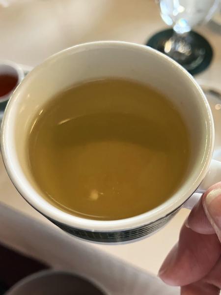 ★フラワリー オレンジ ペコー（FOP：Flowery Orange Pekoe）芯芽（チップ）や若い芽を多く含んだ上質な茶葉。香り高いのが特徴で、日本の緑茶に近い味わい。