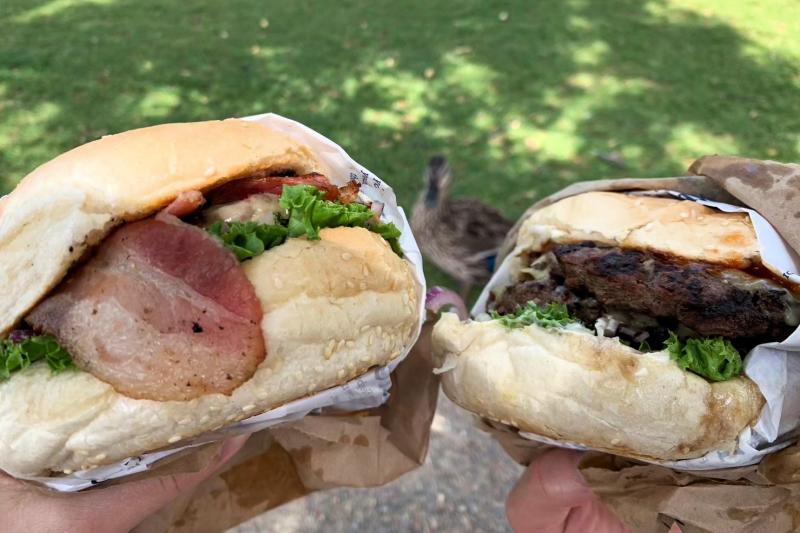 世界一と名高いファーグバーガーのハンバーガーはジューシーでニュージーランドで一番美味しかったです