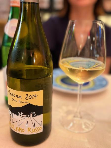 タオルミナのレストラン「Tischi Tosch」にてお気に入りのエトナワイン「Girolamo Russo」も堪能！