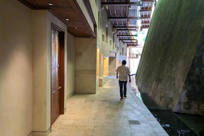 お部屋の入口は2階にあります