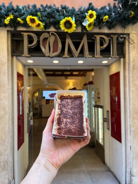 ローマにきたら絶対食べてほしいPompiのティラミス