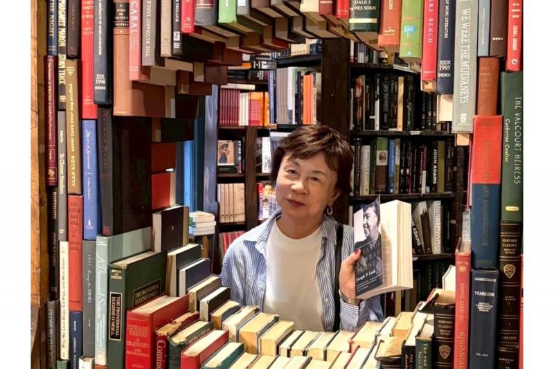 本に囲まれた「世界で最も美しい…？」