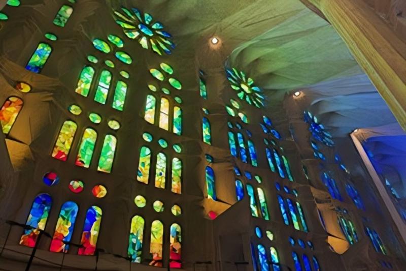 サグラダ ファミリアのステンドグラス