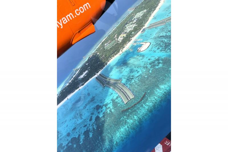 水上飛行機から見たリゾート、シヤム ワールド モルディブ