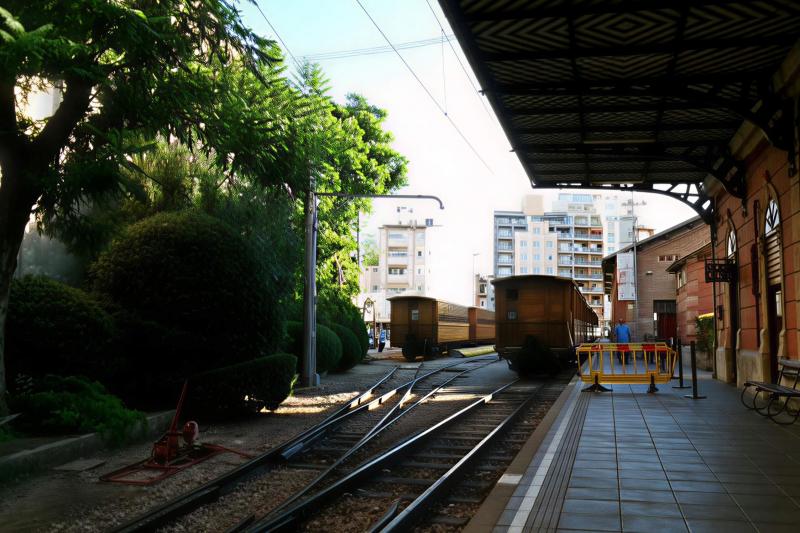 ソーリェル鉄道・パルマ駅のホーム（マヨルカ島）