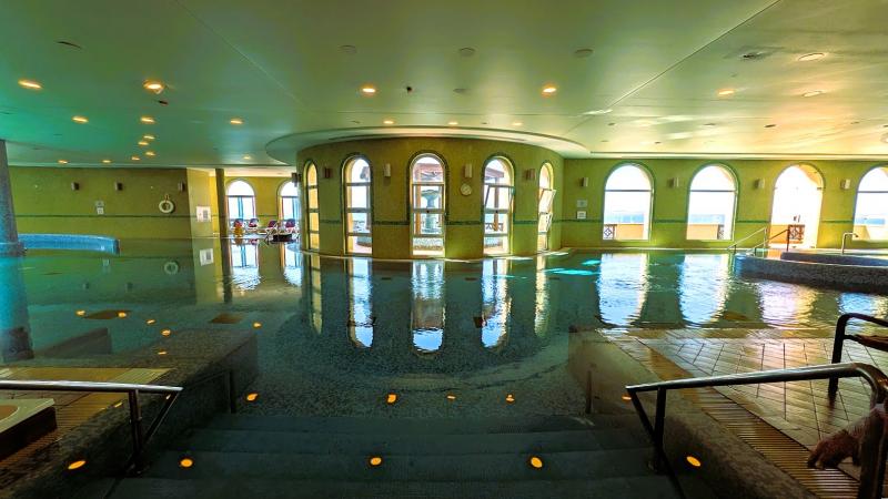 屋内プールがとても広かったです