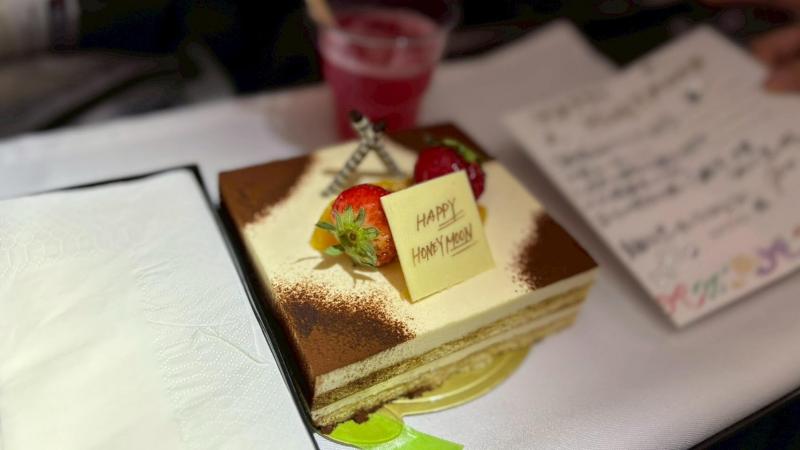 シンガポール航空のCAさんからいただいたハネムーンケーキ♪