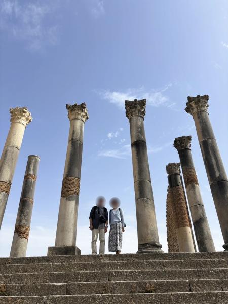 ローマ時代の遺跡が残るヴォルビリス。2,000年前の柱に囲まれて…