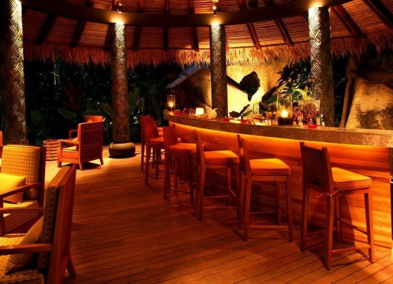 レストランは海沿いにあります。マイアの大きな特徴としてオールインクルーシブプランでのご案内が可能です！