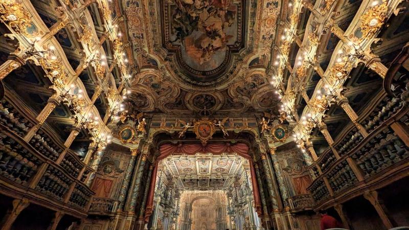 オペラハウスの舞台側