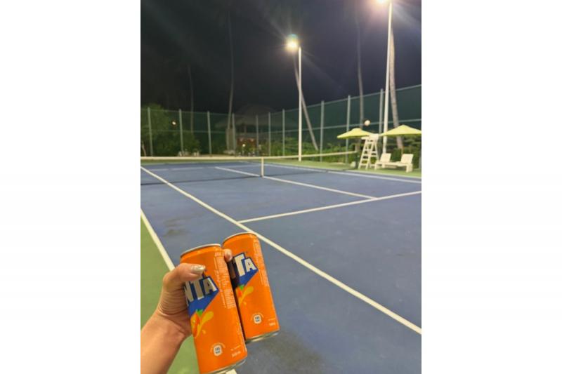 テニスコートを借りて、夕食後に楽しみました