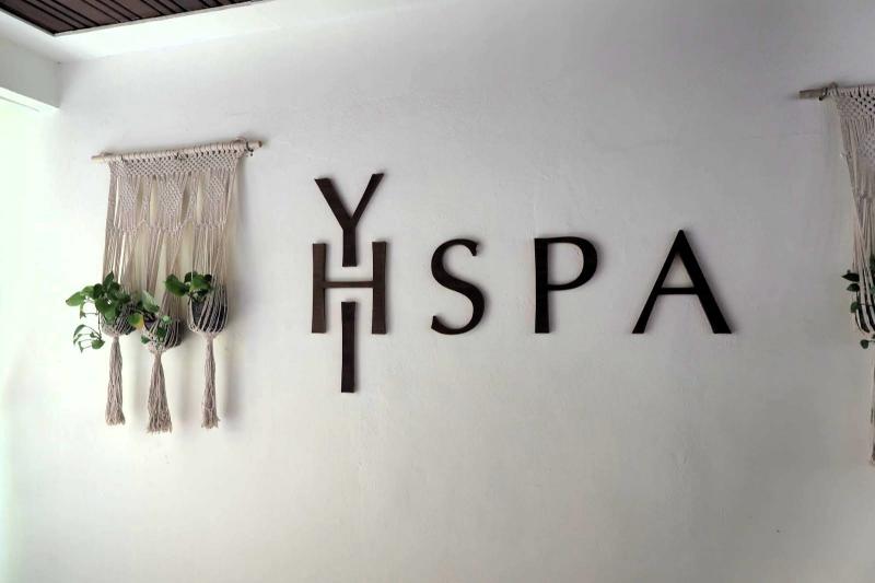 ホテル内のスパ施設「YHI スパ」