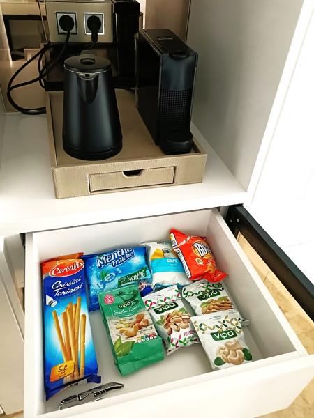 ドリンクセットとスナックはサービスで自由にいただけます