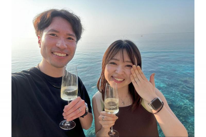 デコレーションしてくれたベッドを見ながら、ウェルカムシャンパンで乾杯！