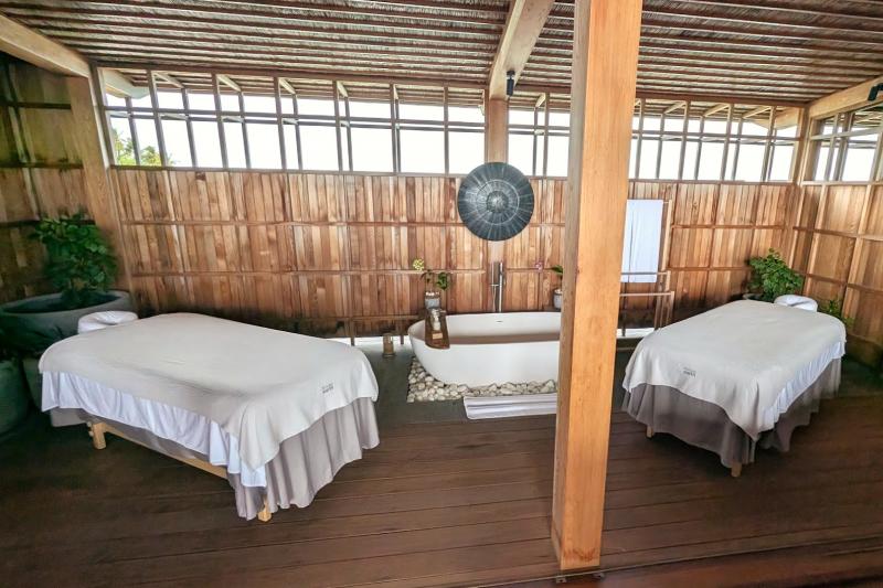 お部屋内にスパルーム（何度でも施術を受けられます）