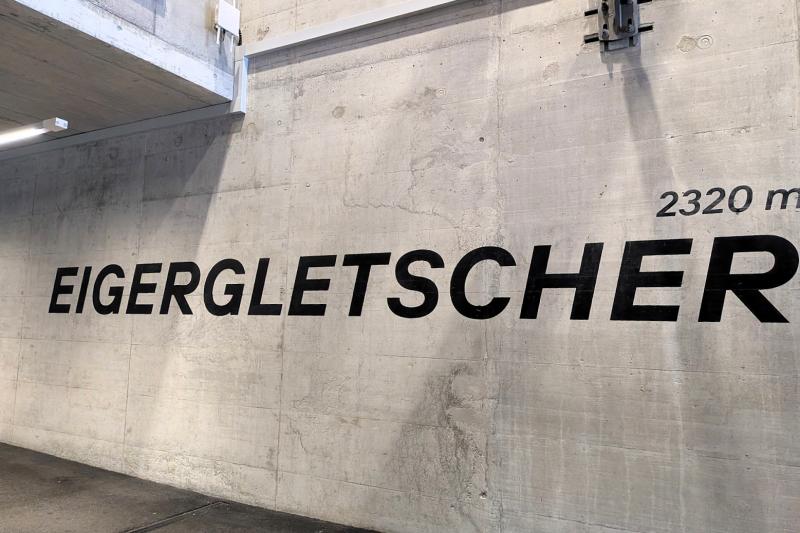 グリンデルワルトから1,000m近い標高を一気に上がってきました