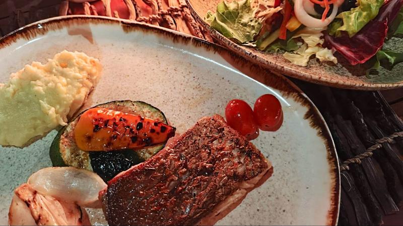 お魚のグリル。やはりサンバルソースも用意されていました！